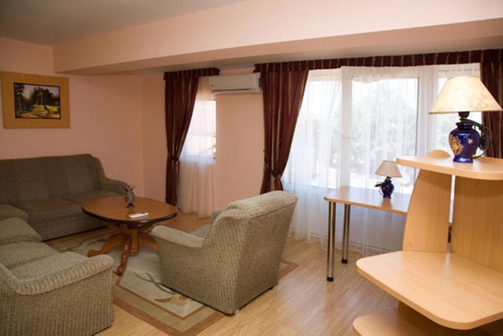 Hotel Uni Palas II Kavadarci Room photo